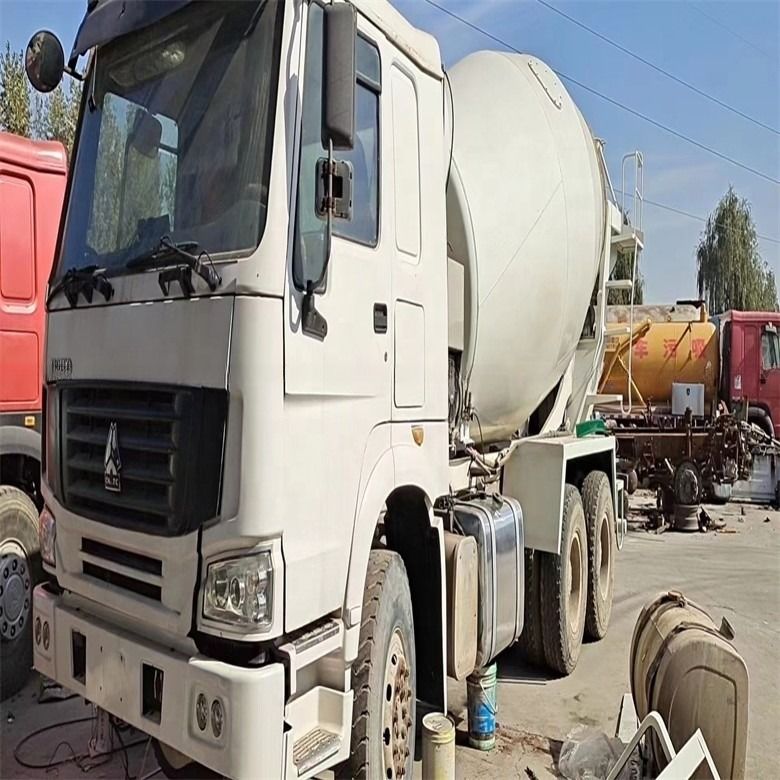 7M3/H Productivité utilisée HOWO Camion de mélangeur de béton 6*4 371HP 375HP en bon état
