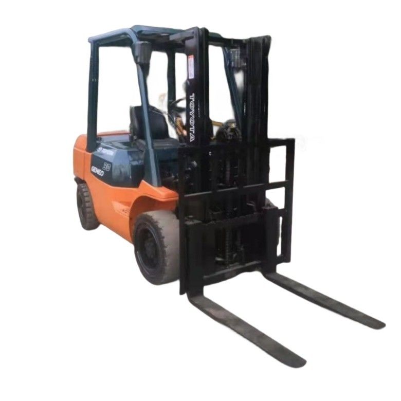 Le chariot élévateur multi-fonctionnel de 3 tonnes importé du Japon est prêt pour une utilisation à temps partiel