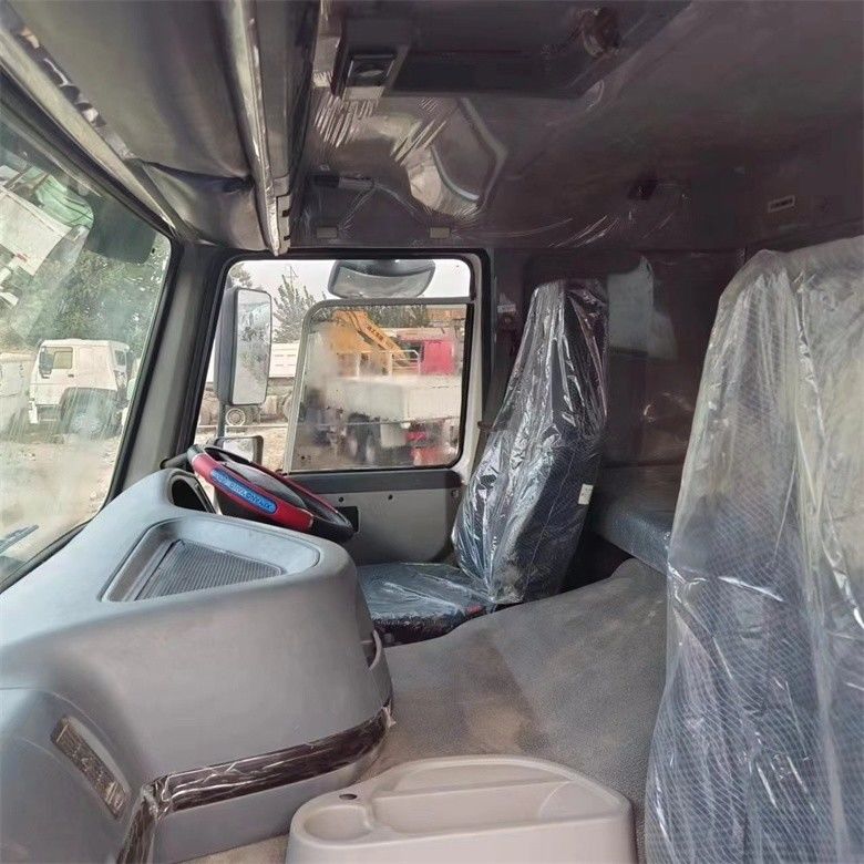 Système multimédia équipé de 6x4 Howo Dump Truck sinotruck 371 LHD avec et direction gauche