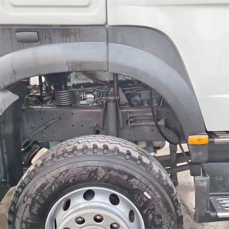 Système multimédia équipé de 6x4 Howo Dump Truck sinotruck 371 LHD avec et direction gauche