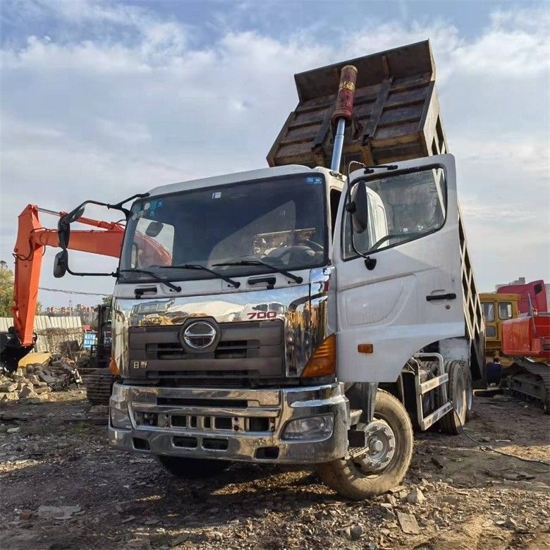 Vélos d'occasion japonais Hino utilisés avec moteur YUCHAI pendant les heures de travail 2020