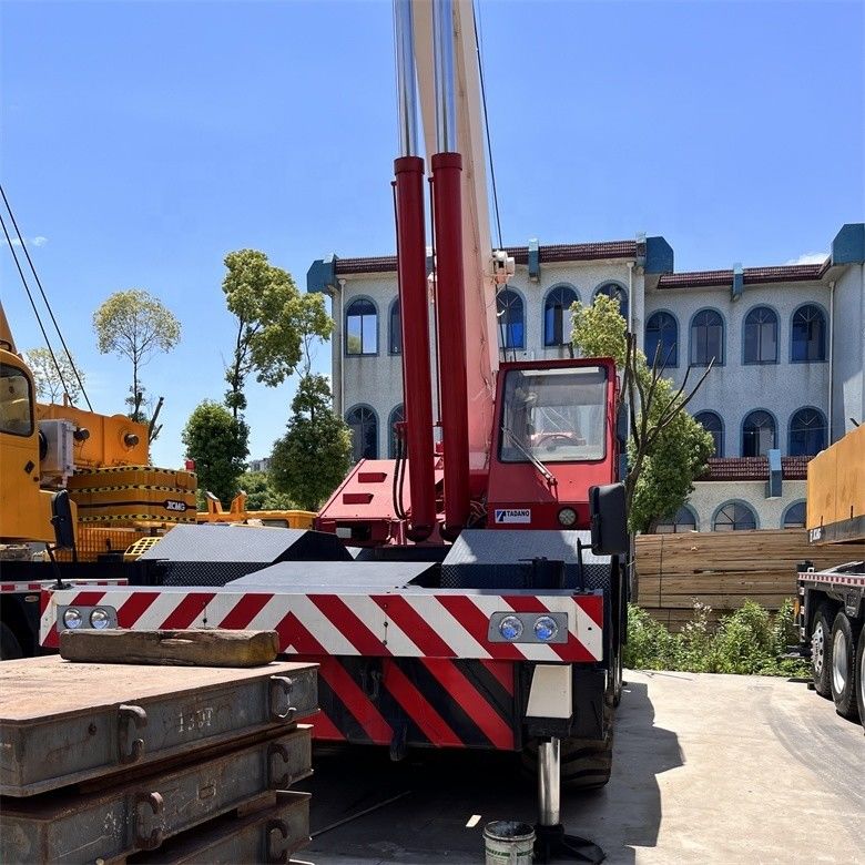 139.8kw Puissance brute Tadano TR-500EX Grue d'occasion avec une capacité de 50 tonnes et une capacité de carburant de 250L