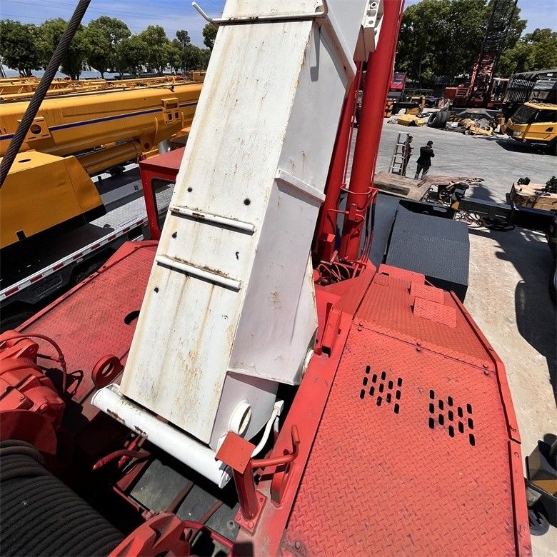 139.8kw Puissance brute Tadano TR-500EX Grue d'occasion avec une capacité de 50 tonnes et une capacité de carburant de 250L