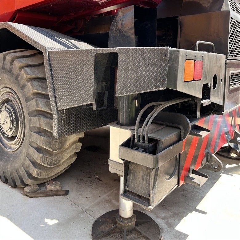139.8kw Puissance brute Tadano TR-500EX Grue d'occasion avec une capacité de 50 tonnes et une capacité de carburant de 250L