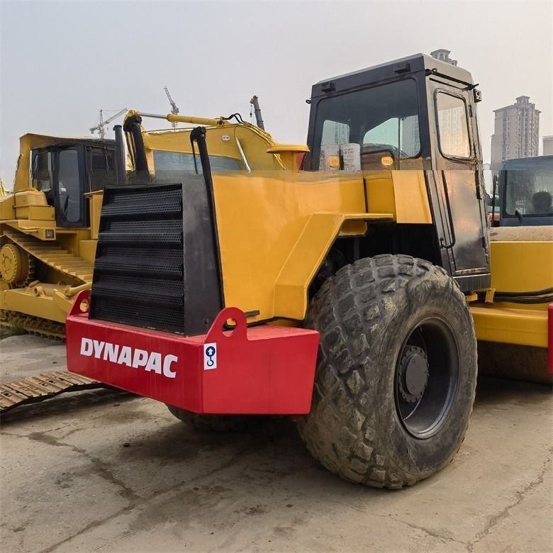 40KN Force excitante Dynapac CA30D rouleau routier d'occasion rouleau à tambour unique pour la réparation routière