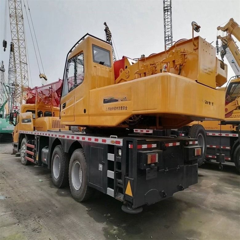 200 tonnes de grue de camion d'occasion Sany en parfait état de fonctionnement 1800-1900