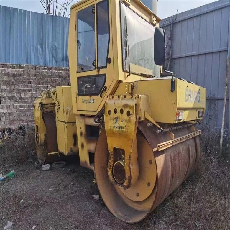 10 tonnes de poids de fonctionnement utilisé BOMAG BW 202 AHD-2 rouleau routier et performances garanties