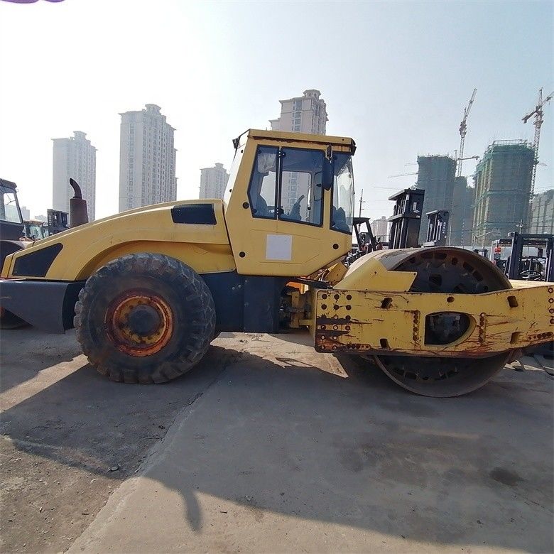 Grande popularité jouie par BW 226DH-4 Compactor Bomag avec 2000-2100 heures de travail