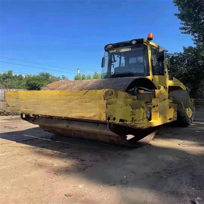 Grande popularité jouie par BW 226DH-4 Compactor Bomag avec 2000-2100 heures de travail