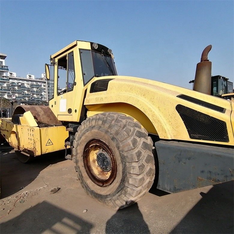Grande popularité jouie par BW 226DH-4 Compactor Bomag avec 2000-2100 heures de travail