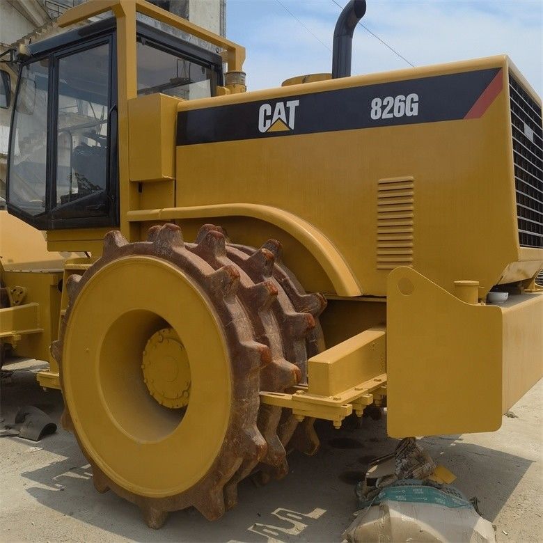 35 tonnes d'occasion Caterpillar Cat 826G compacteur en excellent état couleur originale Japon
