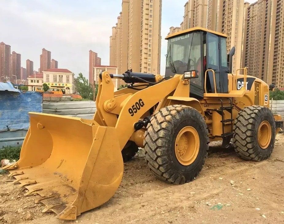 Déchargement du log 5 tonnes d'occasion Japon Caterpillar 950G chargeur d'occasion Cat 950 chargeur manuel à roues
