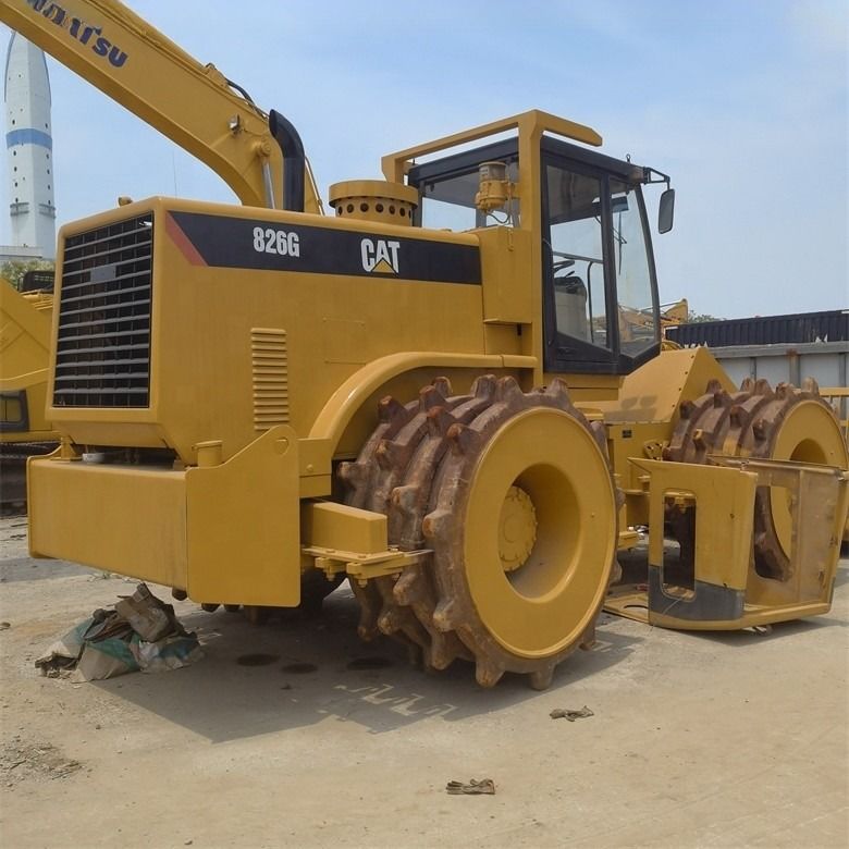 35 tonnes d'occasion Caterpillar Cat 826G compacteur en excellent état couleur originale Japon
