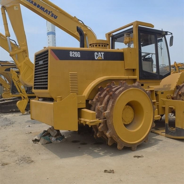 35 tonnes d'occasion Caterpillar Cat 826G compacteur en excellent état couleur originale Japon