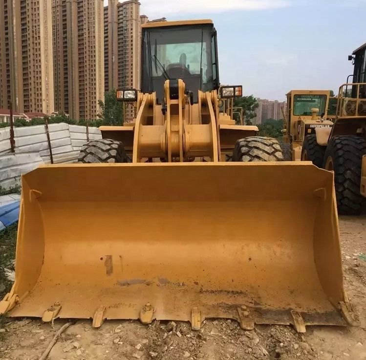 Déchargement du log 5 tonnes d'occasion Japon Caterpillar 950G chargeur d'occasion Cat 950 chargeur manuel à roues