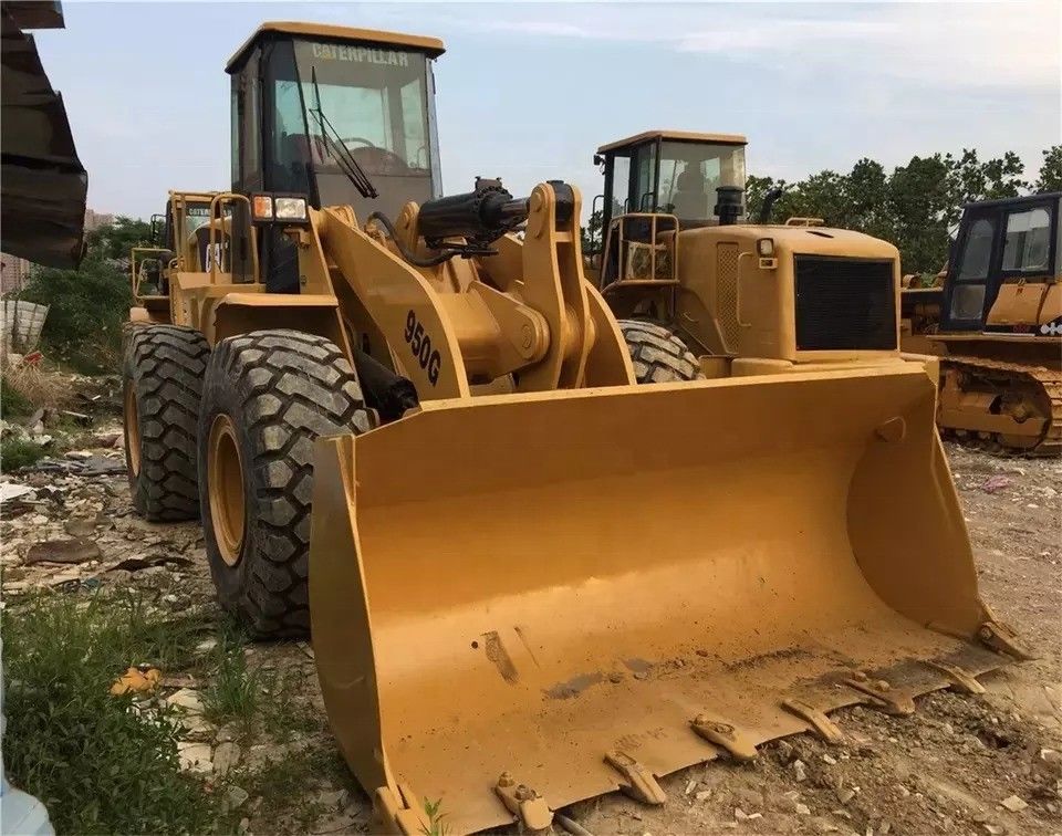 Déchargement du log 5 tonnes d'occasion Japon Caterpillar 950G chargeur d'occasion Cat 950 chargeur manuel à roues