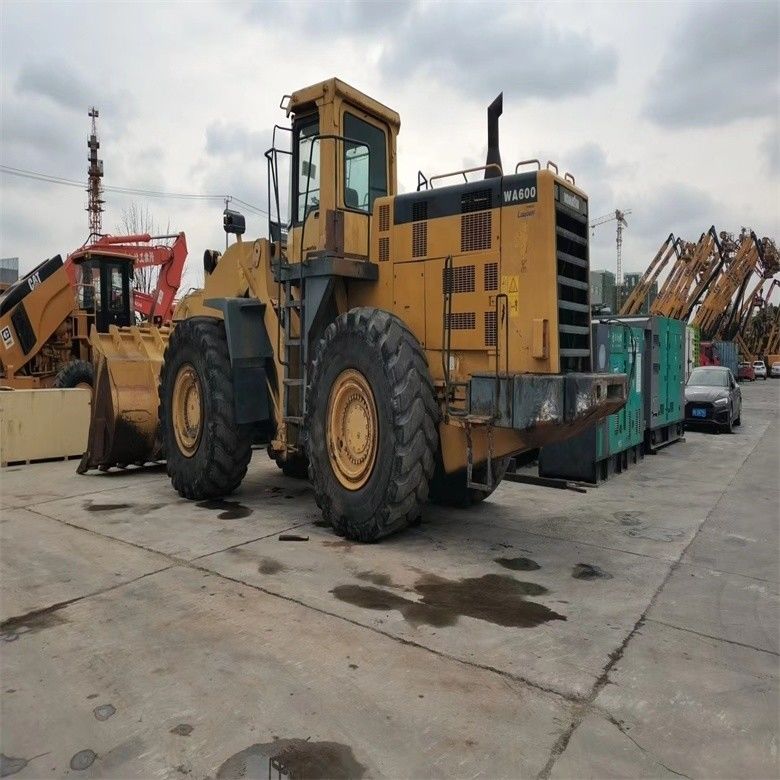 Construction 12 tonnes utilisée Komatsu WA600-3 chargeur à roues 600 modèle chargeur à tête avant lourd WA600-6