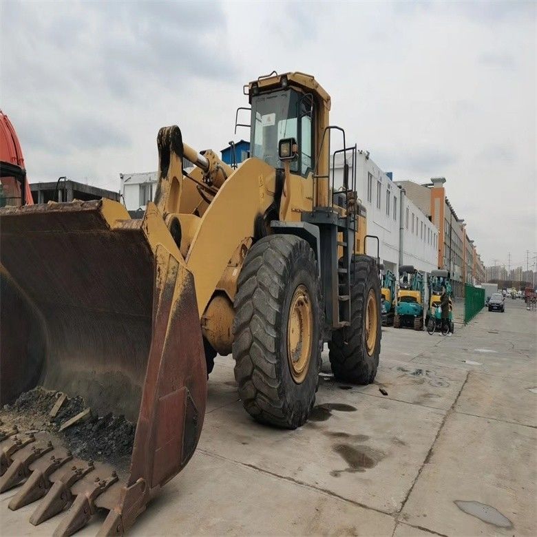 Construction 12 tonnes utilisée Komatsu WA600-3 chargeur à roues 600 modèle chargeur à tête avant lourd WA600-6