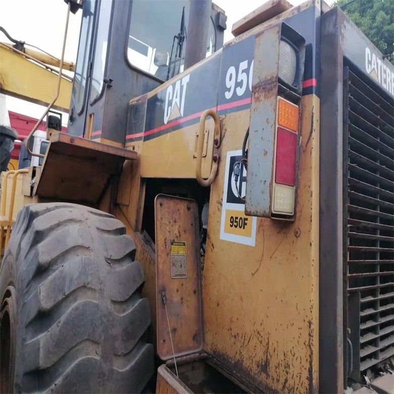 Caterpillar 950F, chargeuse à roues de 17 tonnes, de cylindrée de 6,6 litres et de 3200 à 3300 heures de travail
