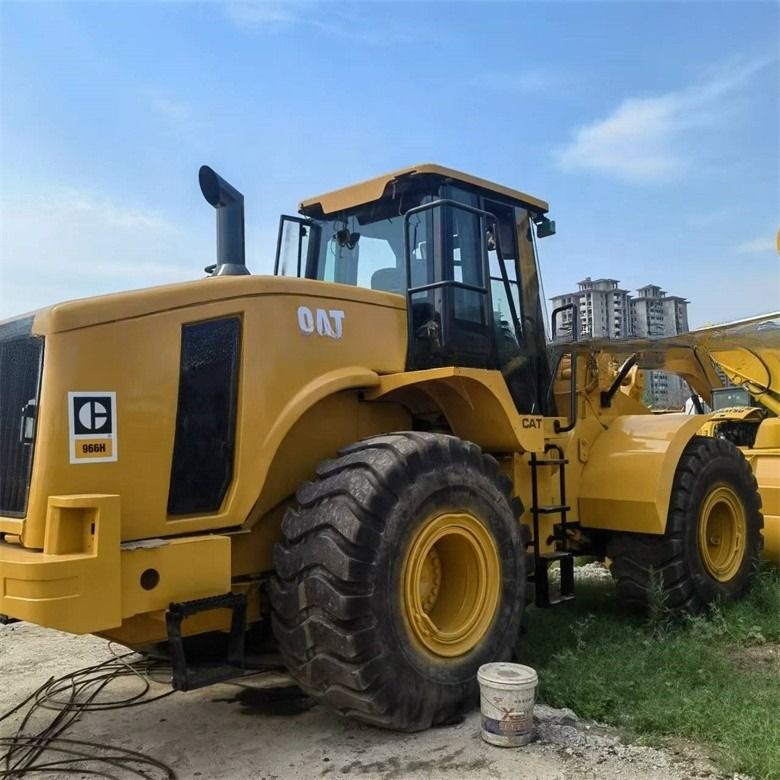 24 tonnes de chargeurs à roues originaux de type Cat 966H utilisés en provenance du Japon pour le commerce de détail