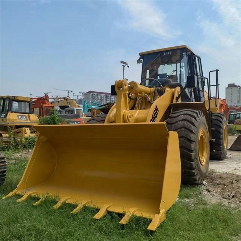 24 tonnes de chargeurs à roues originaux de type Cat 966H utilisés en provenance du Japon pour le commerce de détail