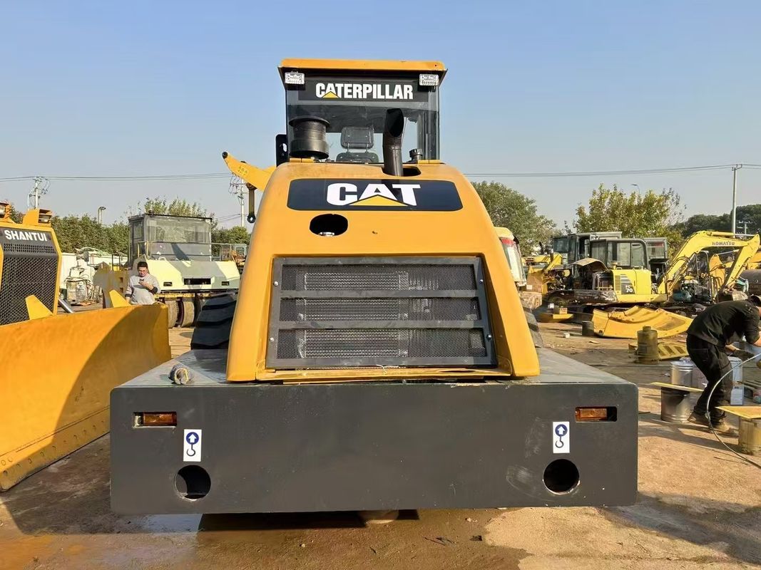 Compacteur à rouleaux vibrante CAT CS-683E utilisé 1,8 mm Amplitude 134 kW Puissance du moteur