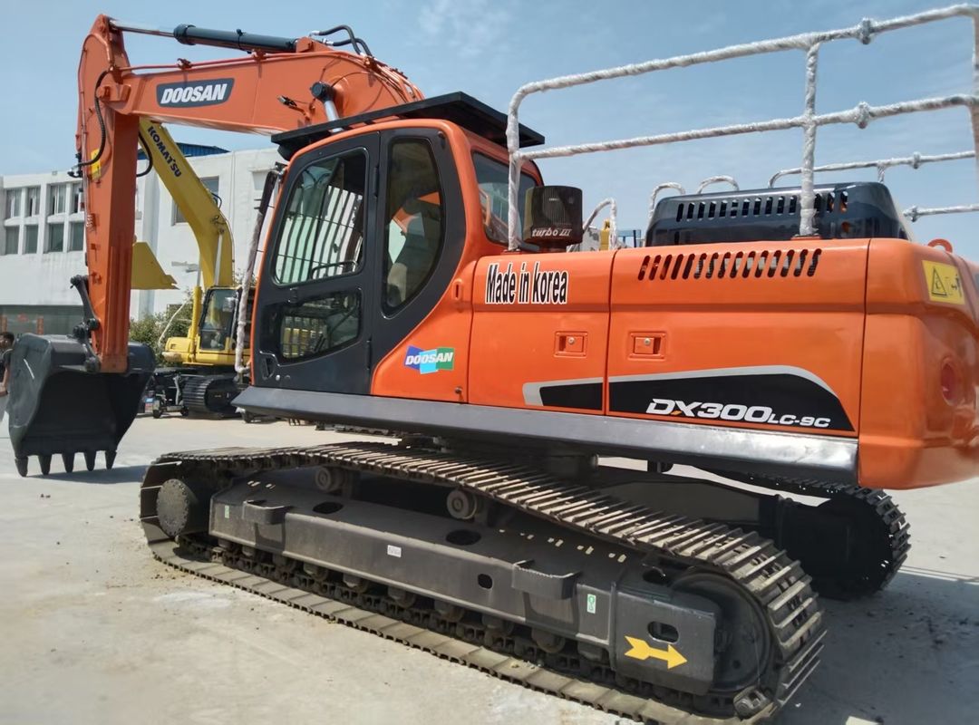 Excavateur à chenille DOOSAN utilisé DX300LC-9C Hauteur de transport 3,475M Haute performance