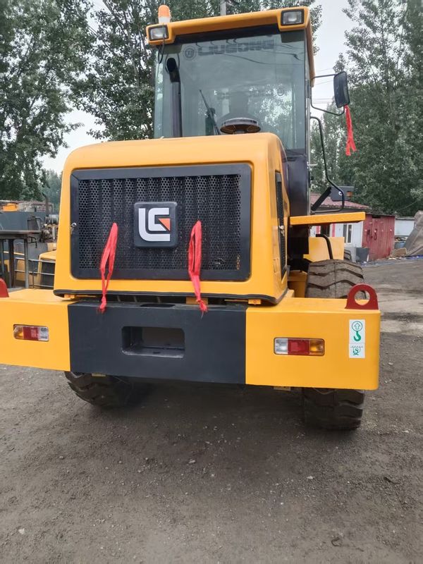 Utilisé LIUGONG 835 chargeur à roues fiable chargeur d'occasion 1,7 M3 capacité de seau
