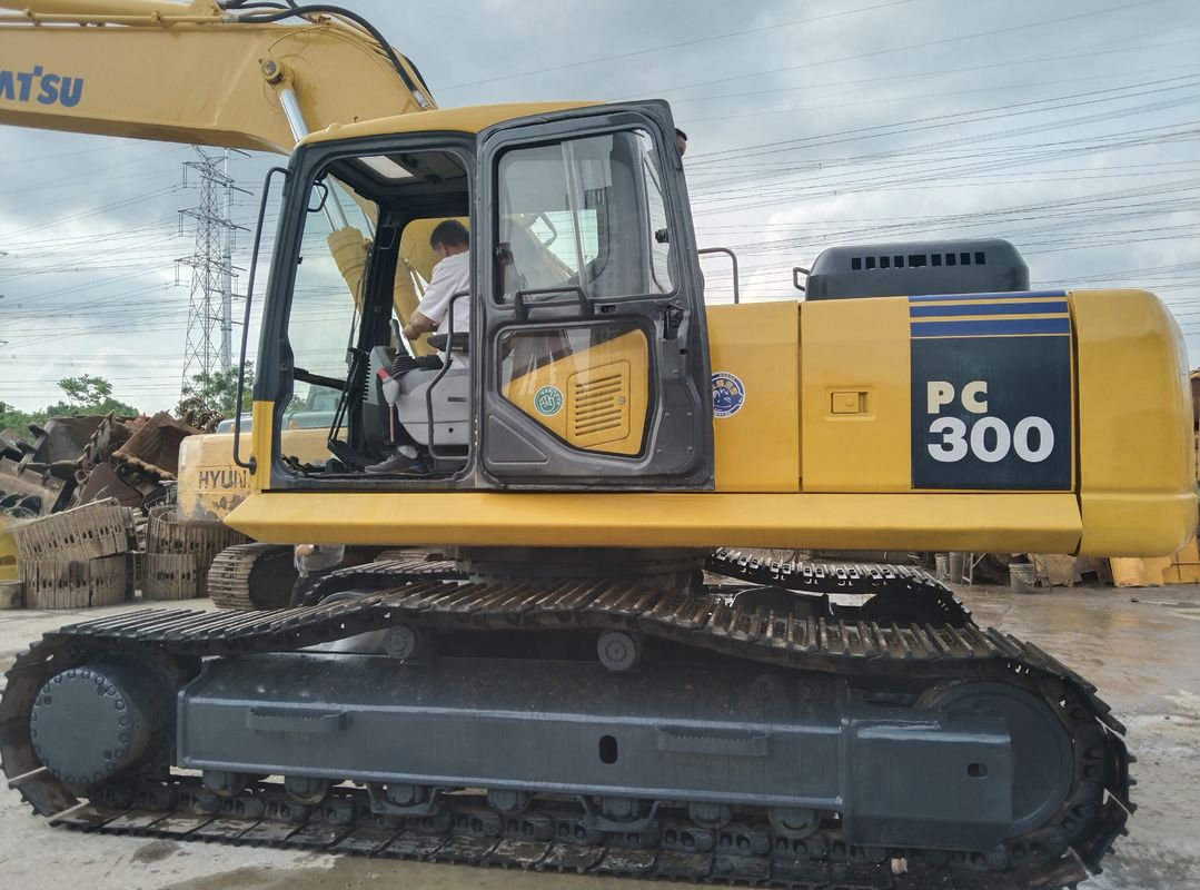 Excavatrice utilisée Komatsu PC300-7 avec 180 kW de puissance du moteur