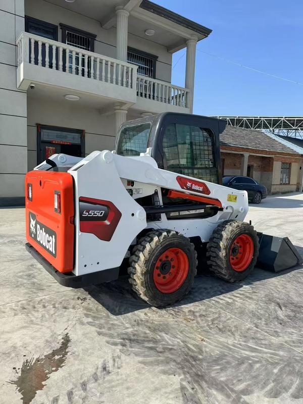 Chargeur compact Bobcat S550 d'occasion Chine Exportateur fiable Largeur de transport 1,727 m