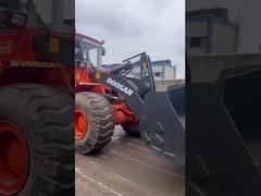 Un chargeur à roues Doosan Dl503-9c de haute qualité à vendre